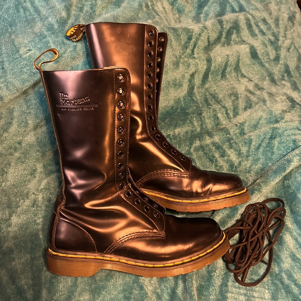 Dr. Martens 14 eyelet combat boots